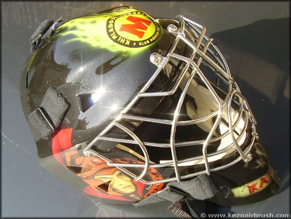hockeyhelm16.jpg